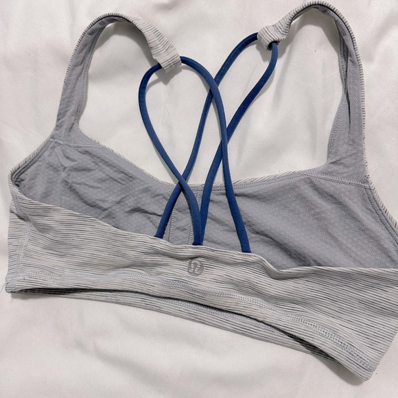Lululemon free to be bra - Picture 2 of 3